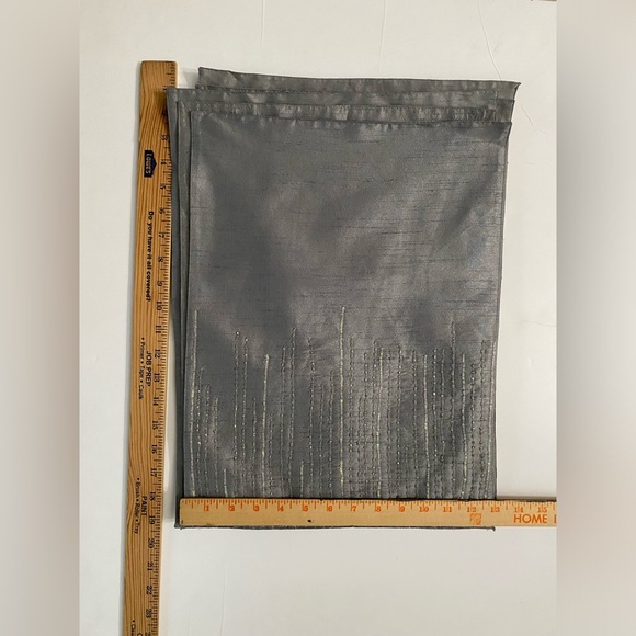 Placemats  set of 6 Silky Silver Gray Sequins Beaded Detail Made in India - Picture 3 of 9